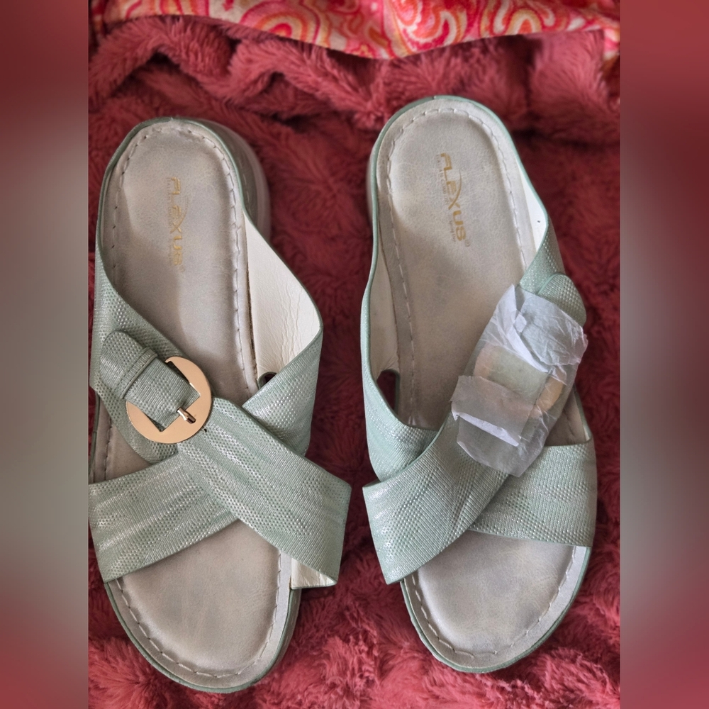 FLEXUS SANDALS